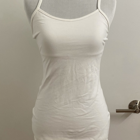 2 White and black Power Y Lion Activewear Tops - Picture 1 of 9